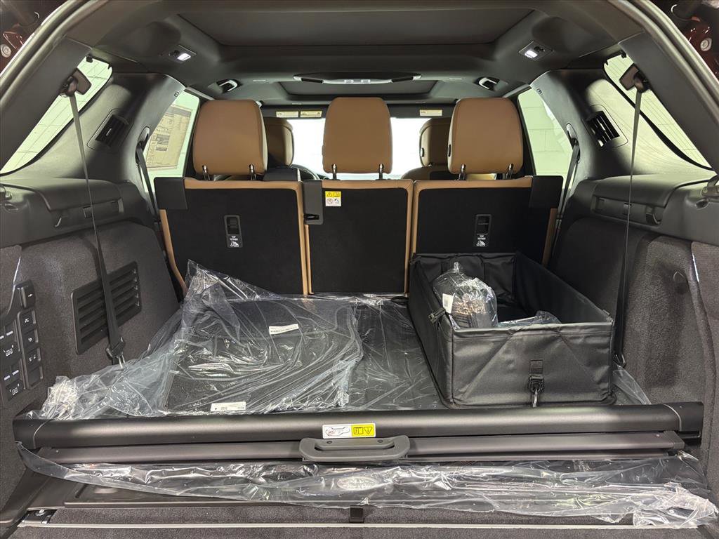 New 2026 Land Rover Discovery Limited Edition image 40
