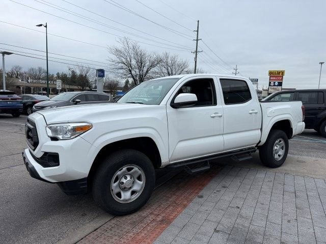 Used 2023 Toyota Tacoma SR image 3