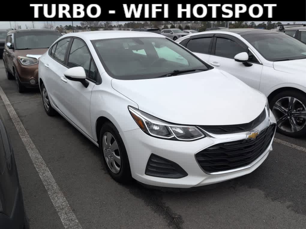 Used 2019 Chevrolet Cruze LS image 3