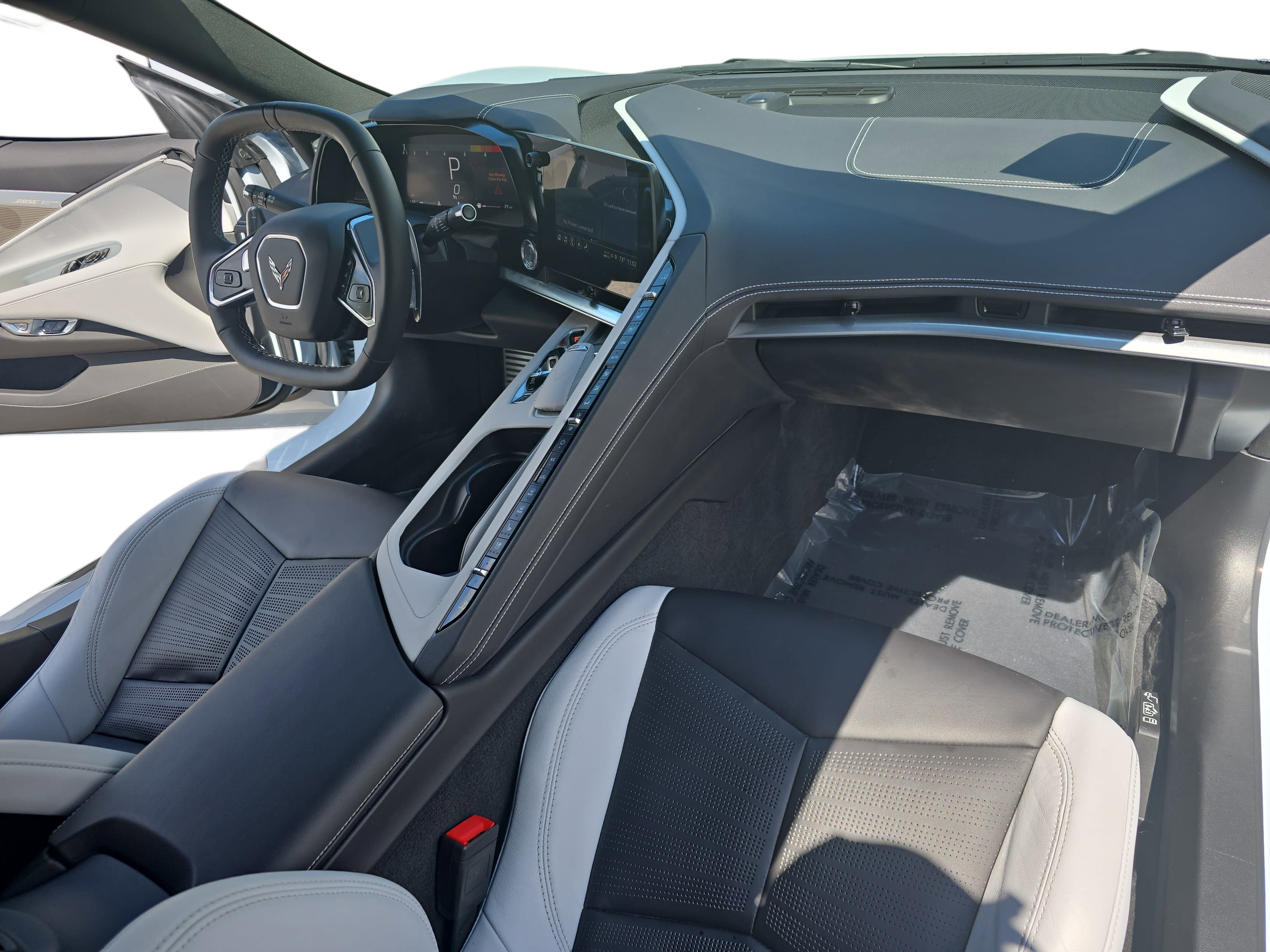 Used 2022 Chevrolet Corvette Stingray Preferred Cpe w/ Engine Appearance Package RWD image 9