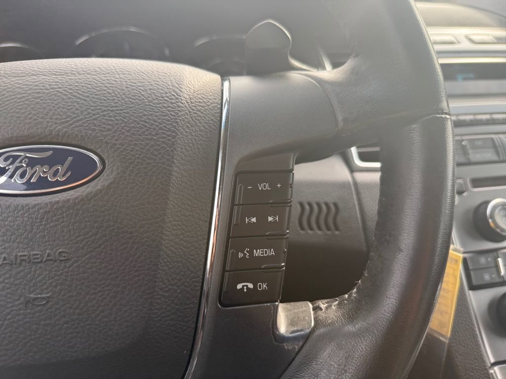 Used 2012 Ford Taurus Limited image 23