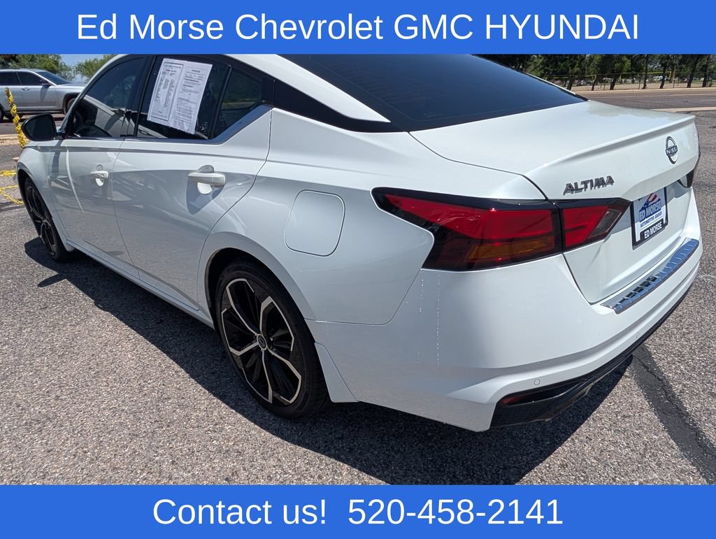 Used 2023 Nissan Altima 2.5 SR w/ SR Premium Package FWD image 3