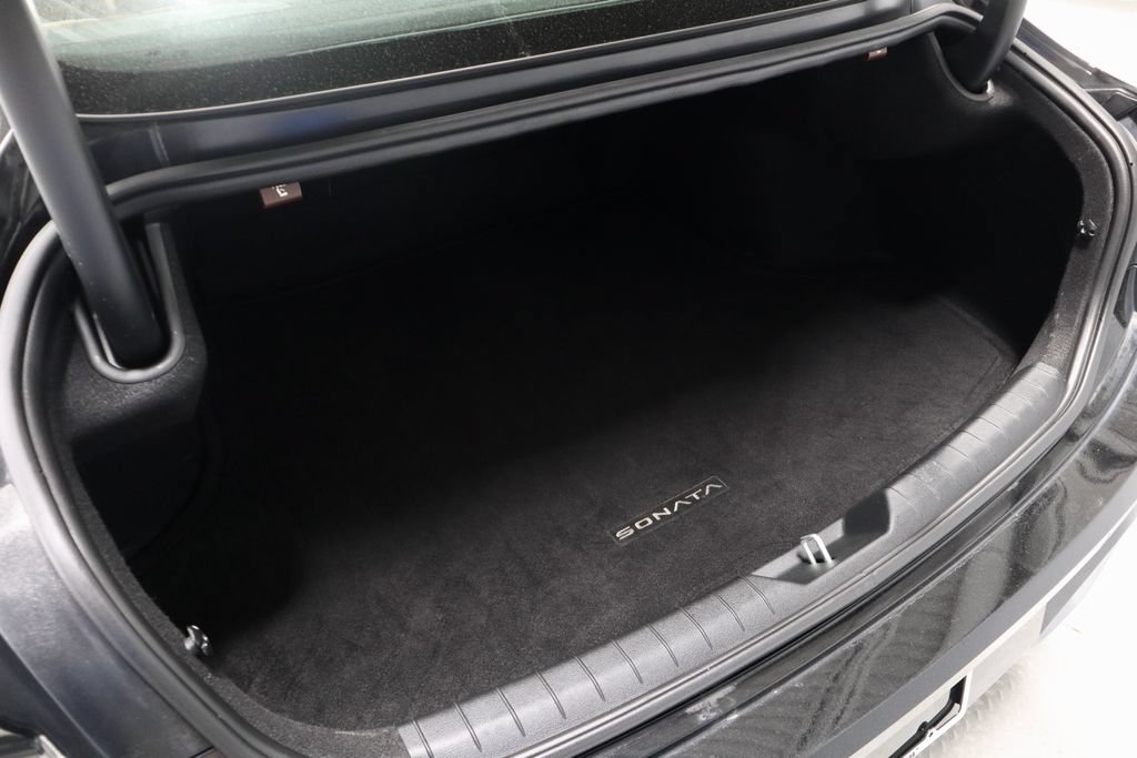 Used 2025 Hyundai Sonata Limited FWD image 21