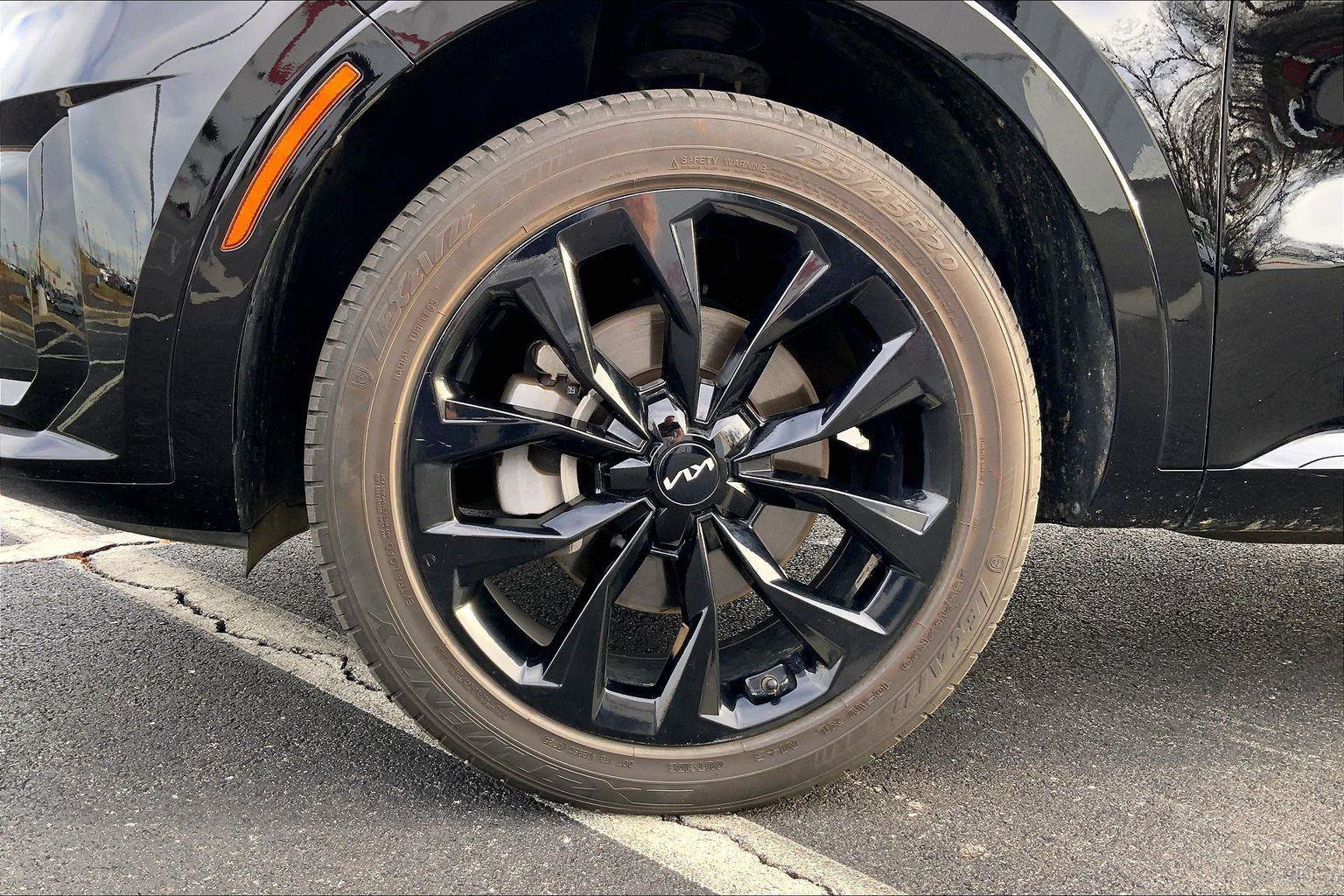 Used 2023 Kia Sorento SX image 9