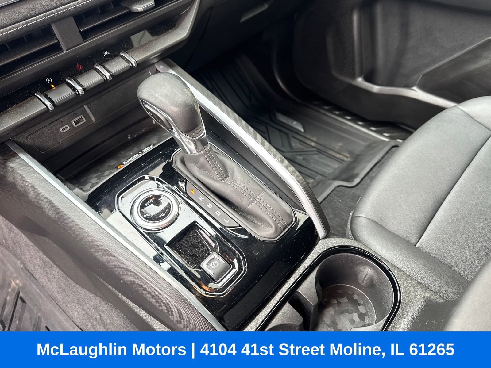 Used 2025 Chevrolet Colorado LT w/ LT Convenience Package image 17