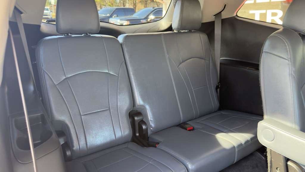 Used 2020 Buick Enclave Essence image 18