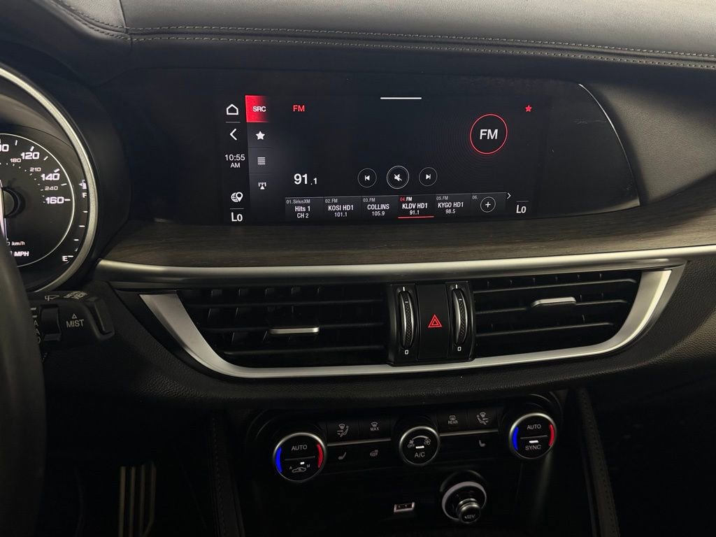 Used 2023 Alfa Romeo Stelvio Ti image 21