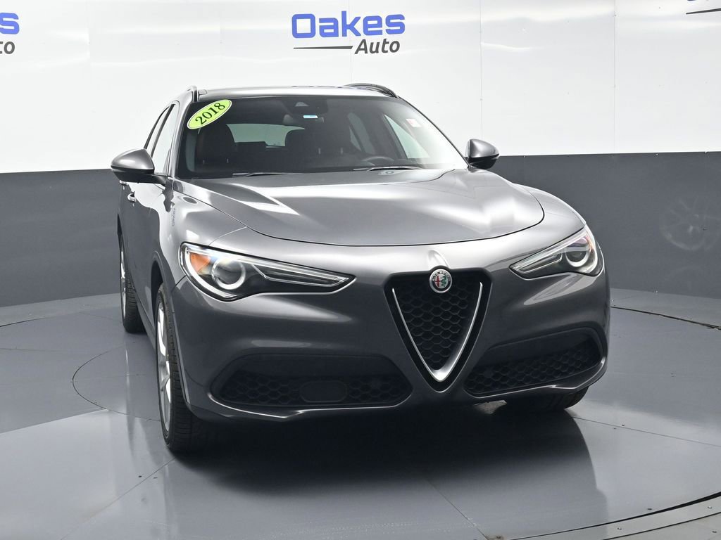 Used 2018 Alfa Romeo Stelvio Ti Sport image 3