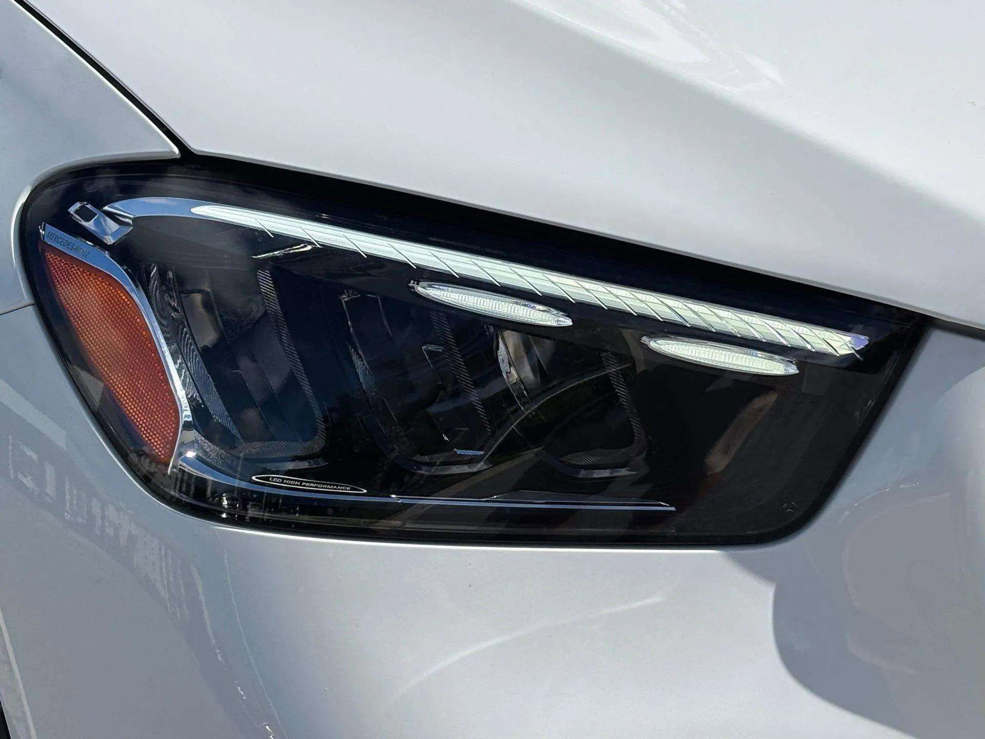 Used 2024 Mercedes-Benz GLE 450e 4MATIC image 9