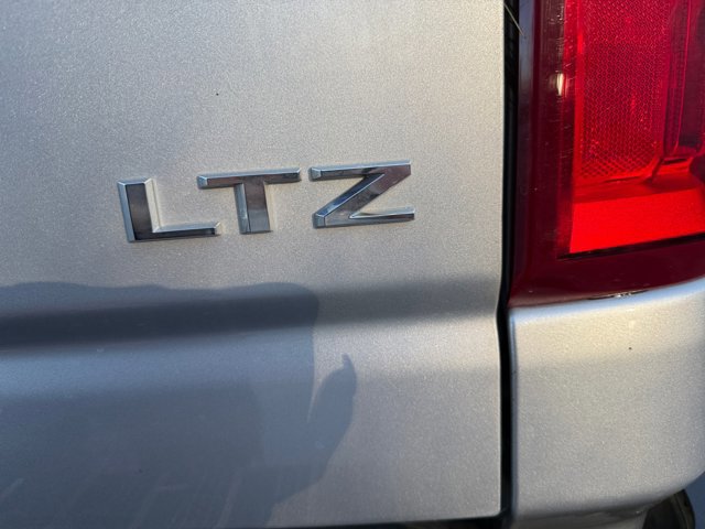 Used 2020 Chevrolet Silverado 2500 LTZ w/ Z71 Off-Road Package image 17