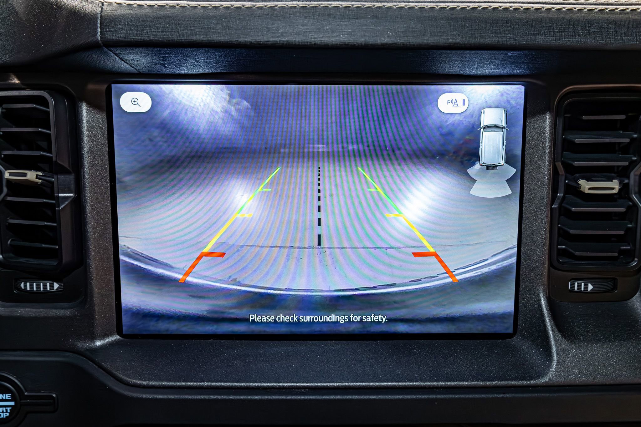 Used 2025 Ford Bronco Badlands image 19