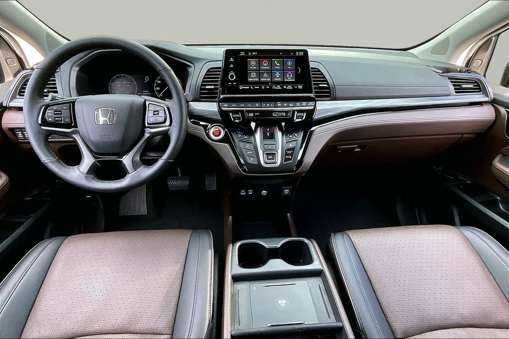 Used 2025 Honda Odyssey Elite image 8