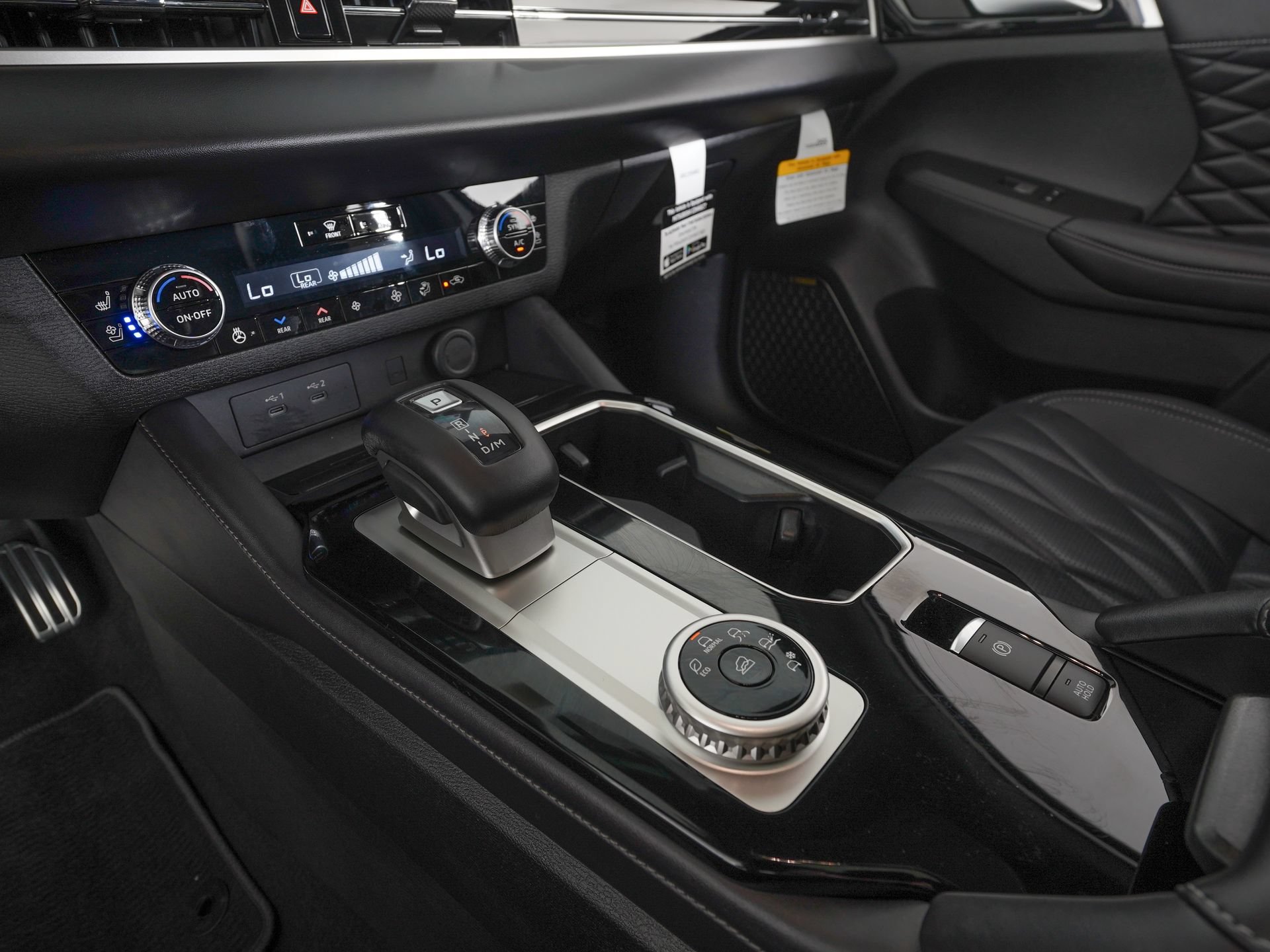 New 2026 Mitsubishi Outlander SEL Black Edition FWD image 9