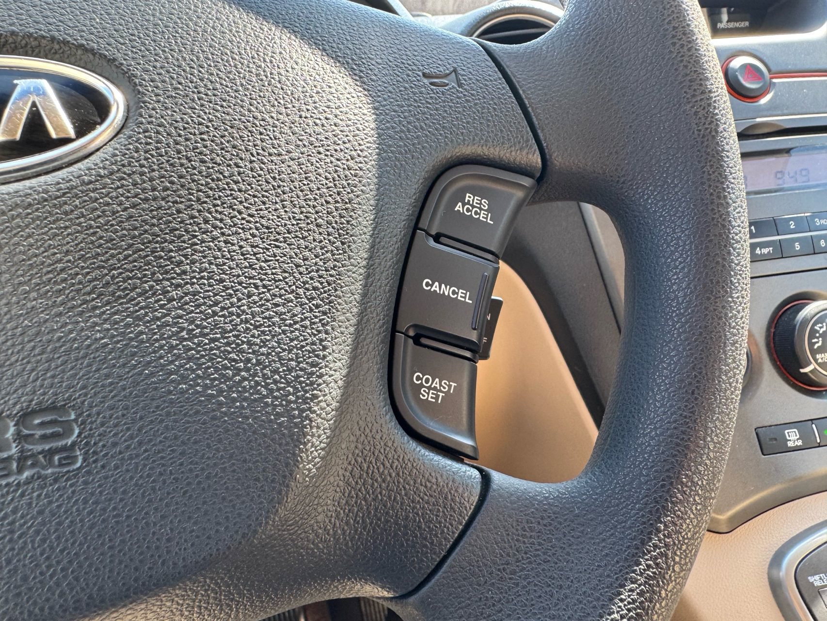 Used 2008 Kia Rondo LX FWD image 15