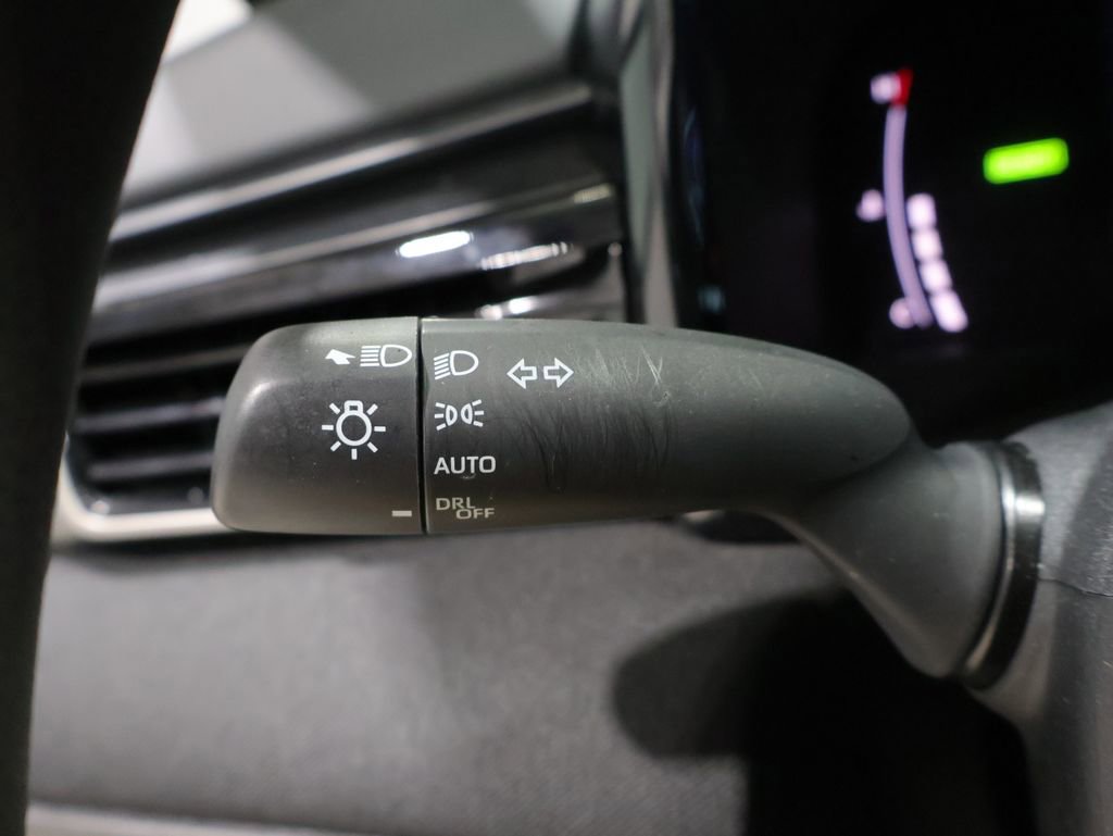 Used 2025 Toyota Camry LE image 36