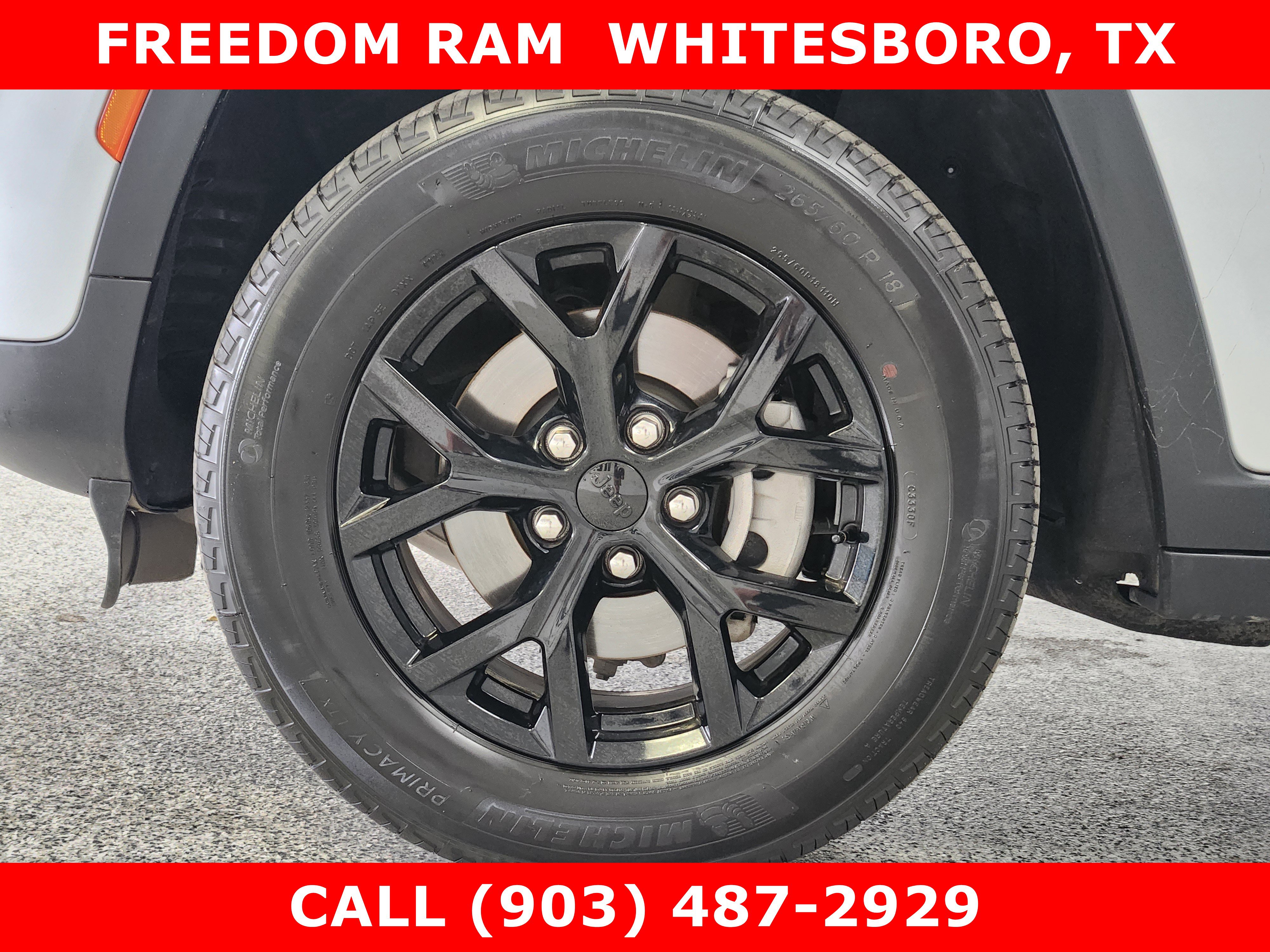 Used 2025 Jeep Grand Cherokee Altitude AWD/4WD image 7