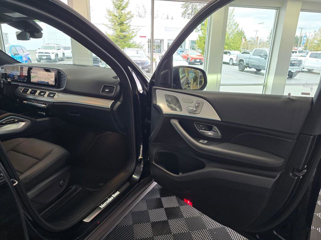 Used 2025 Mercedes-Benz GLE 350 4MATIC image 43