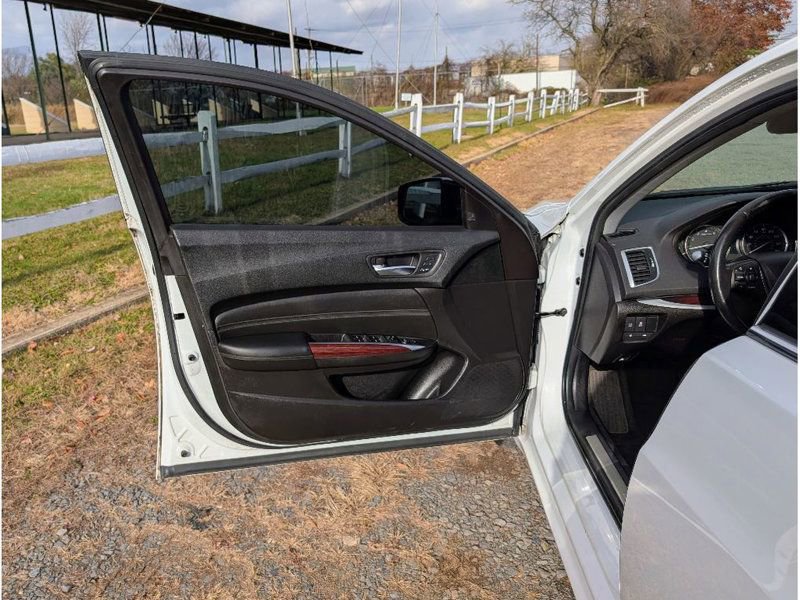 Used 2017 Acura TLX V6 w/ Technology Package image 9