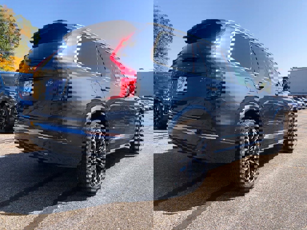 New 2026 Volvo XC90 B6 Plus w/ Protection Package Premier image 6