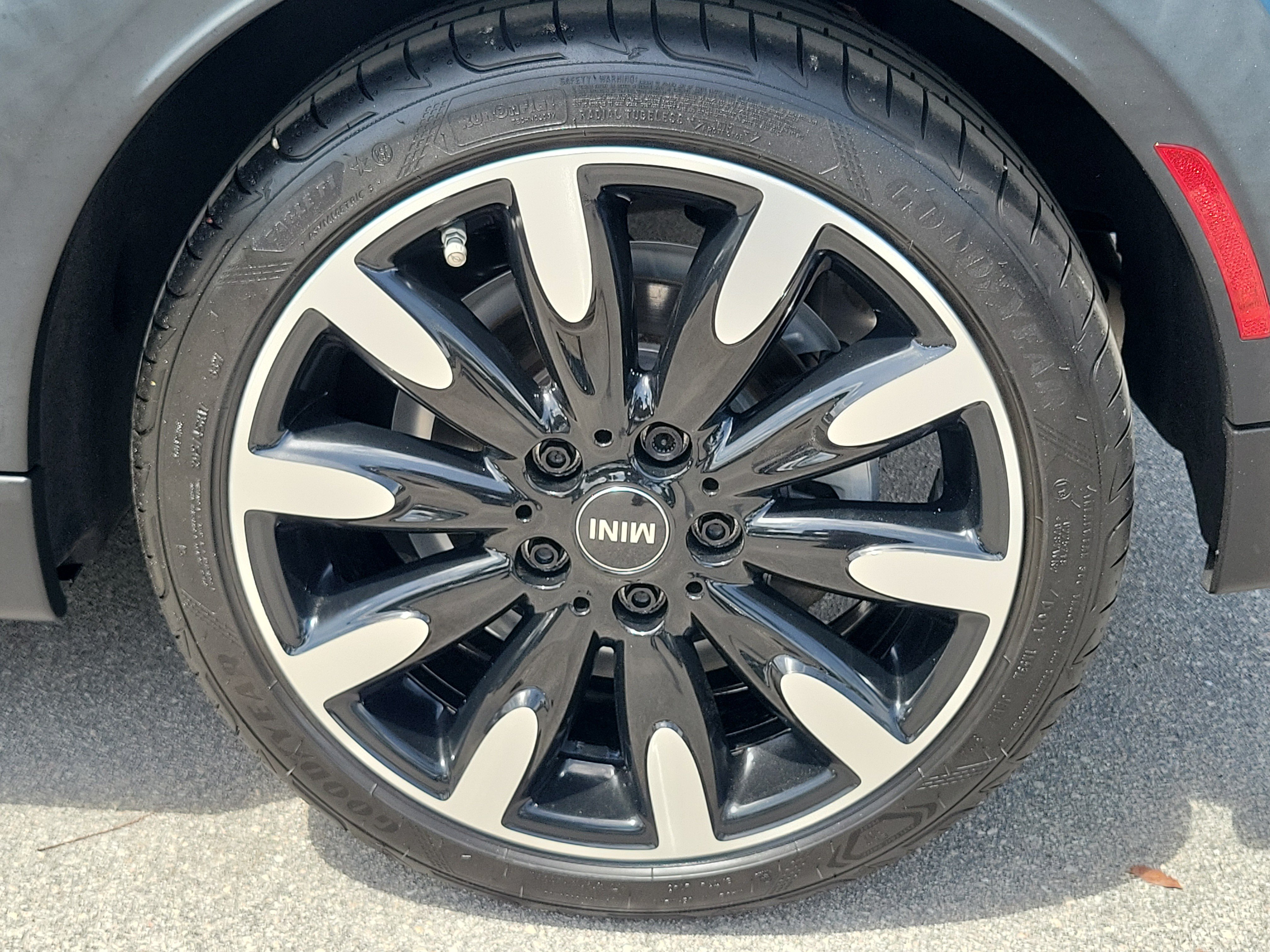 Used 2024 MINI Cooper S FWD image 7