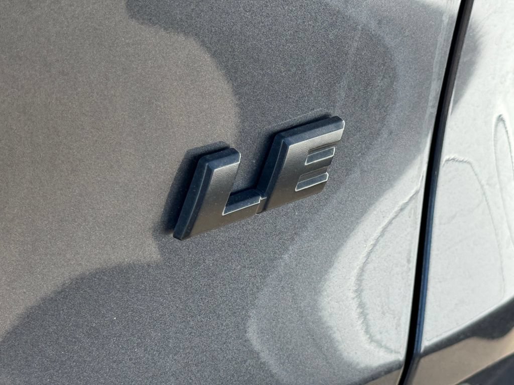 Used 2020 Toyota RAV4 LE FWD image 18