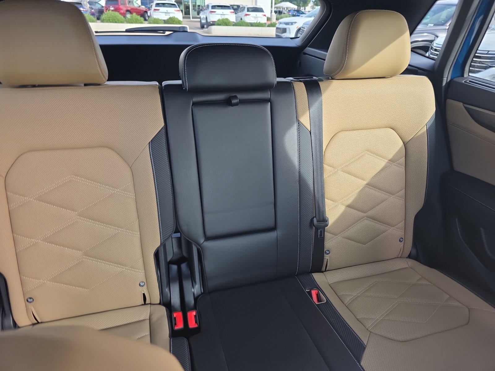 Certified 2024 Volkswagen Atlas Cross Sport SE image 18