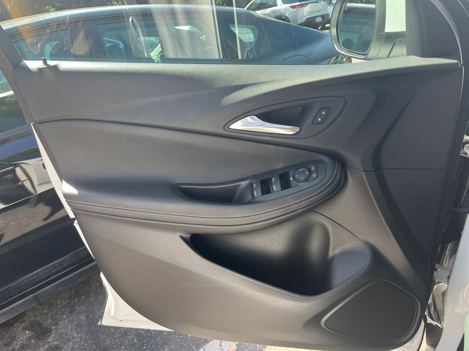 Used 2025 Buick Encore GX Preferred AWD/4WD image 18