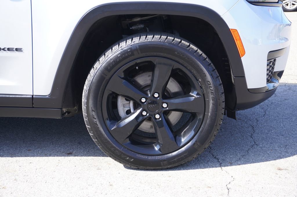 Used 2023 Jeep Grand Cherokee L Laredo AWD/4WD image 13