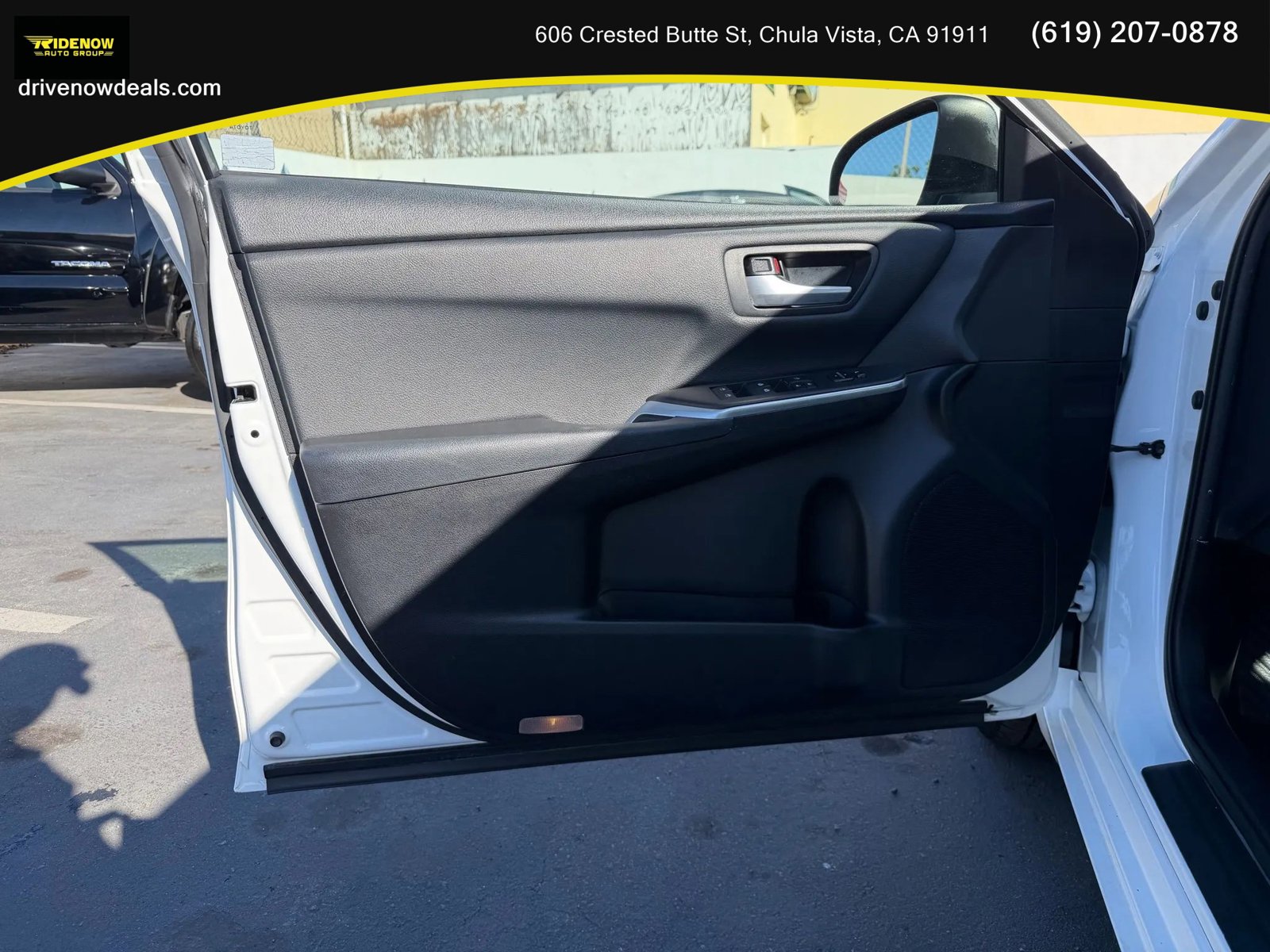 Used 2016 Toyota Camry SE image 12