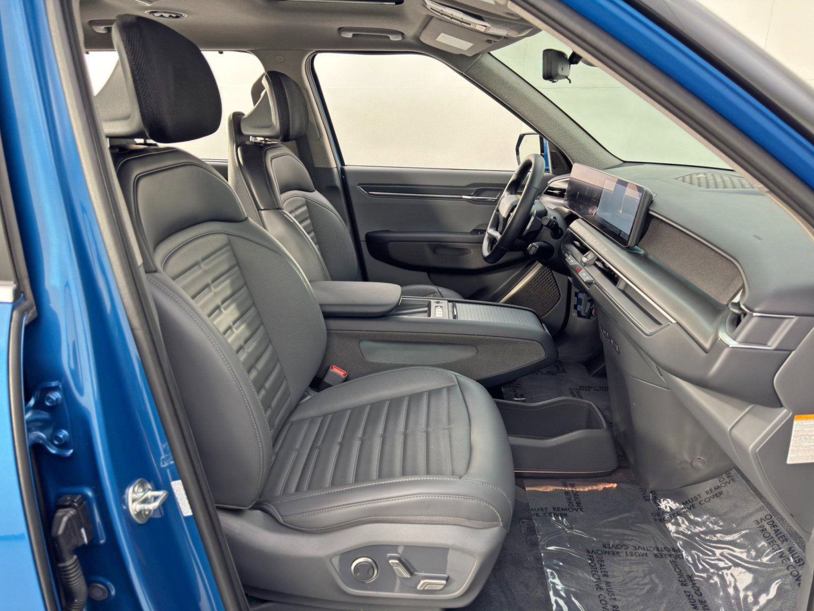 Used 2024 Kia EV9 Land image 16