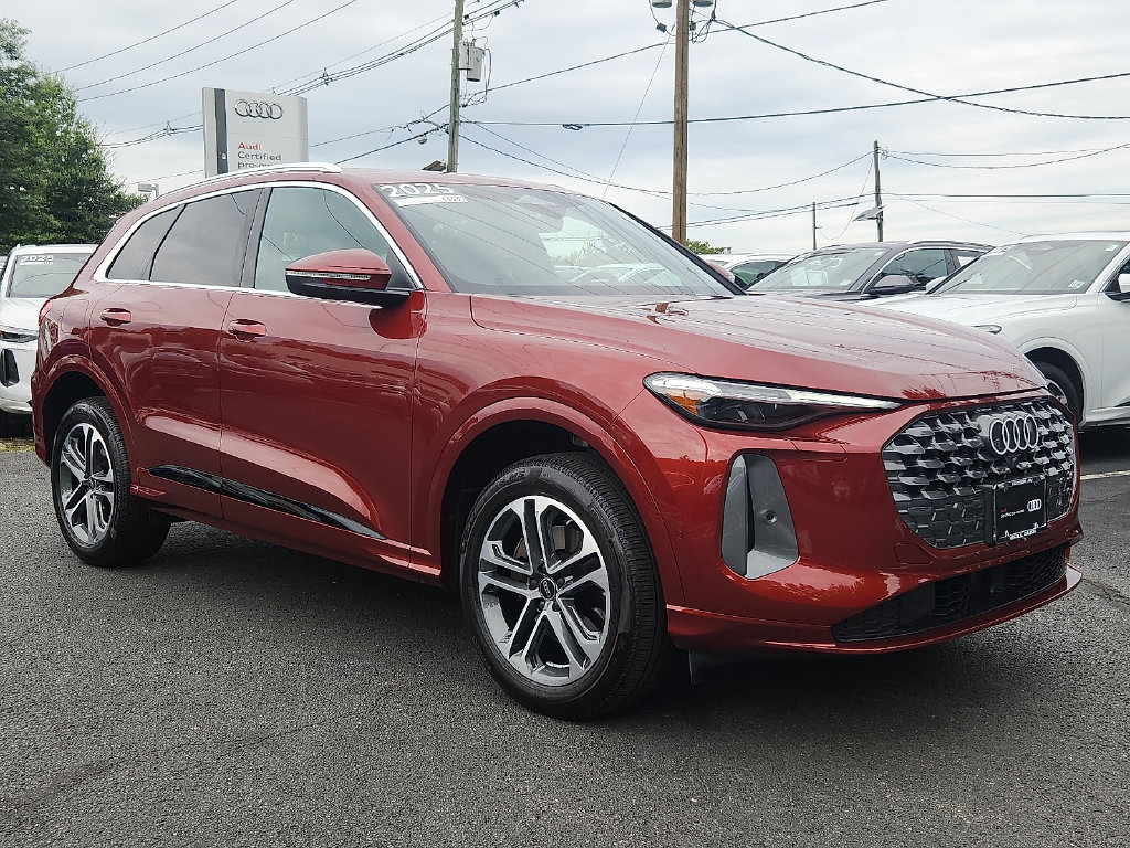 Certified 2025 Audi Q5 Premium w/ Premium Plus AWD/4WD image 2