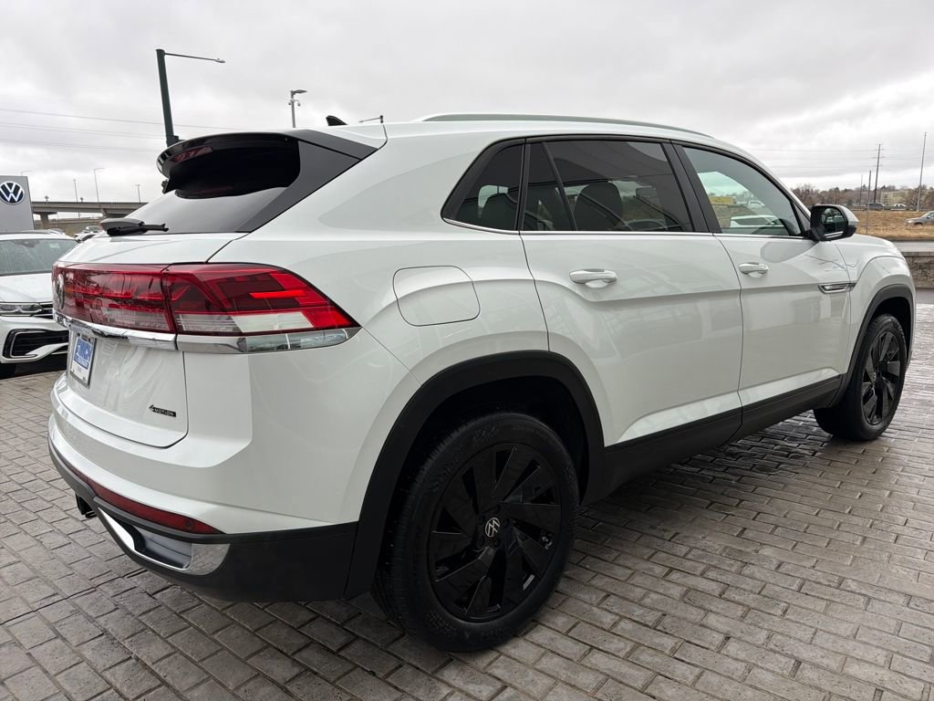 Used 2025 Volkswagen Atlas Cross Sport SE image 6