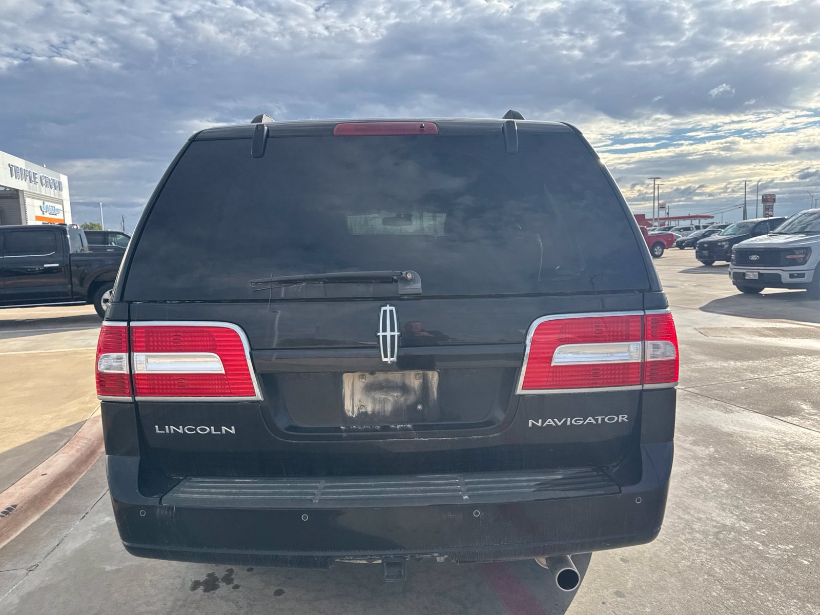 Used 2010 Lincoln Navigator 2WD image 4