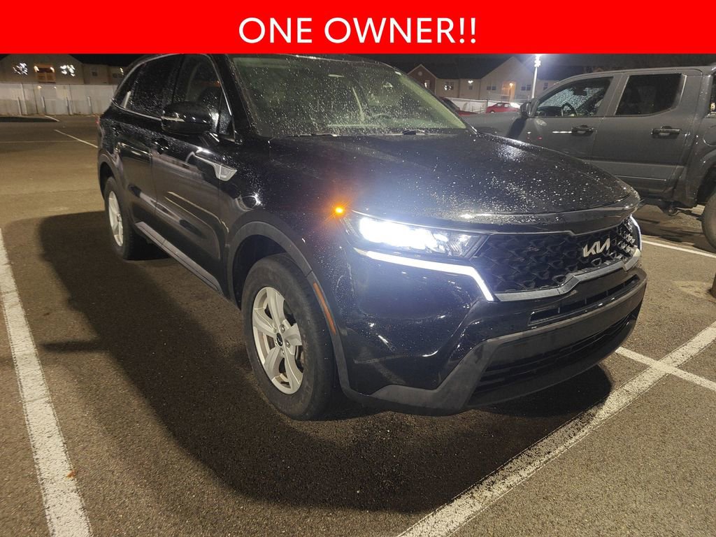 Used 2023 Kia Sorento LX image 3