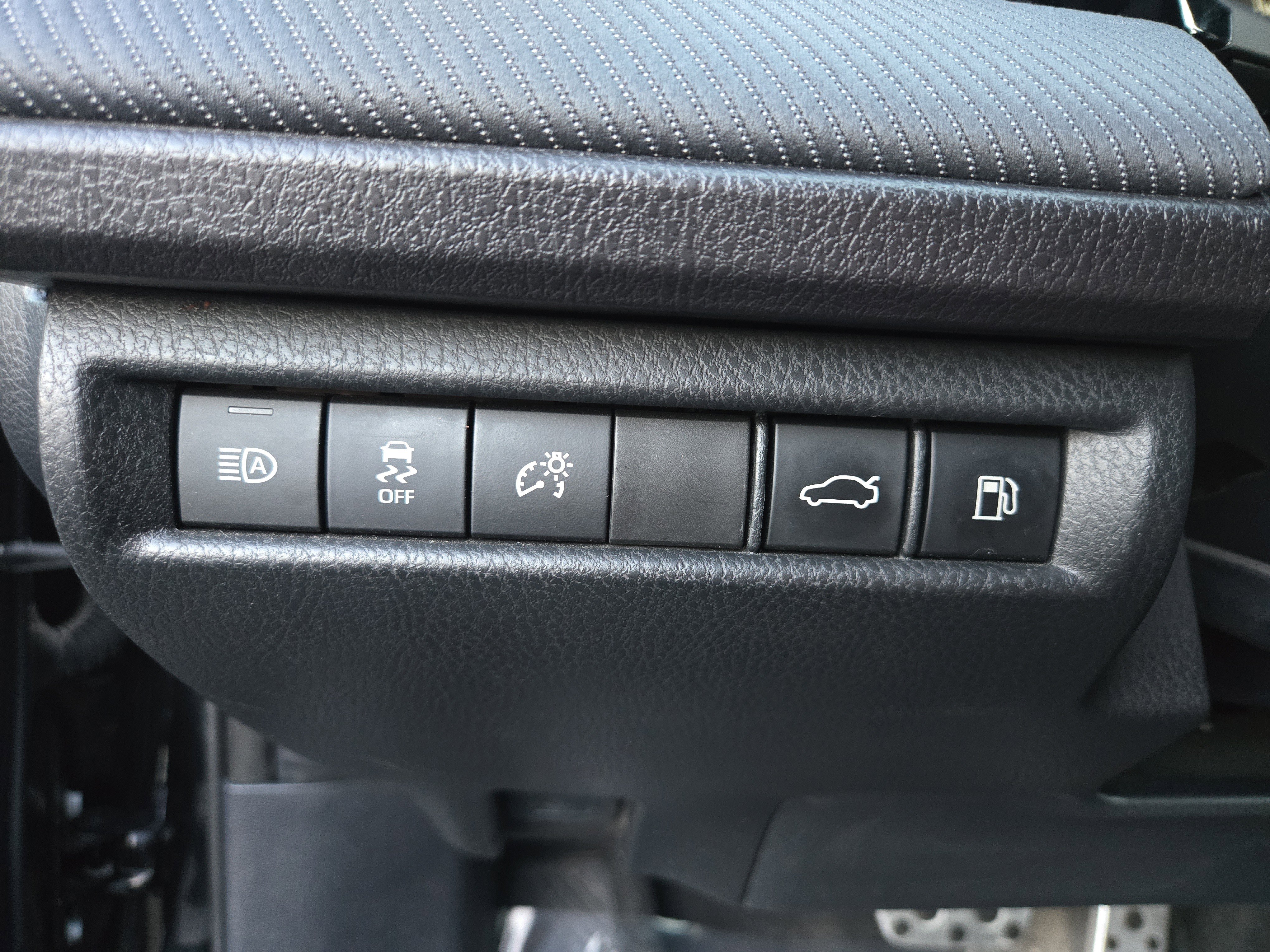 Used 2025 Toyota Camry LE image 15