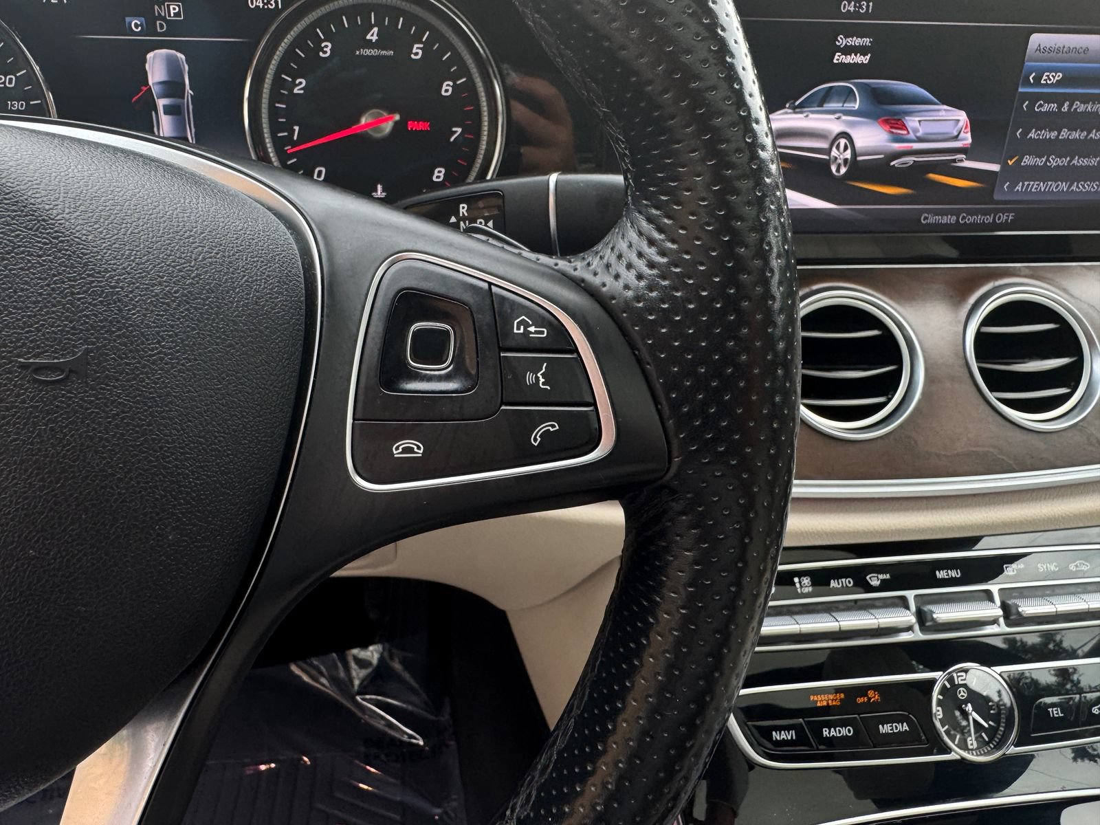 Used 2017 Mercedes-Benz E 300 image 32