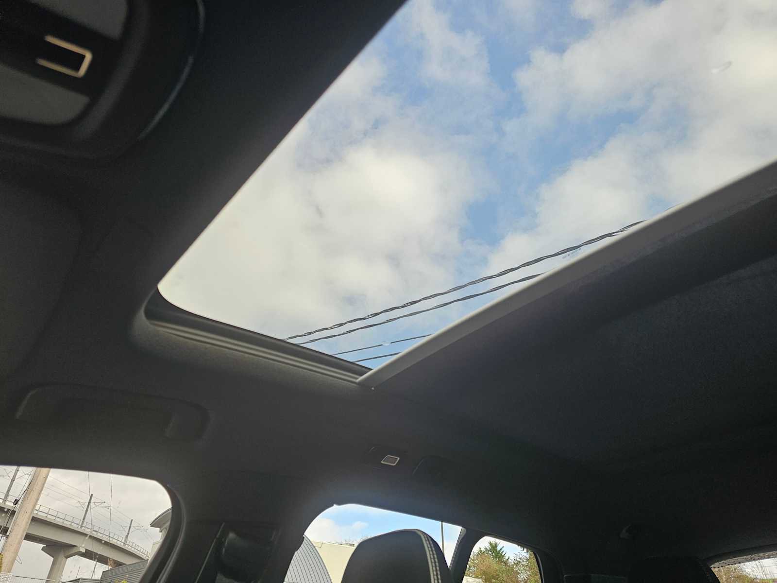 Certified 2026 Volvo XC40 B5 Ultra w/ Climate Package image 24