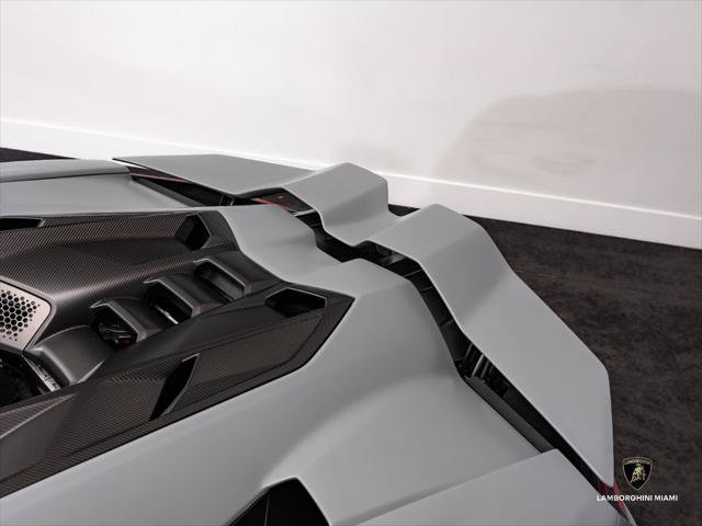 Used 2024 Lamborghini Revuelto AWD/4WD image 21