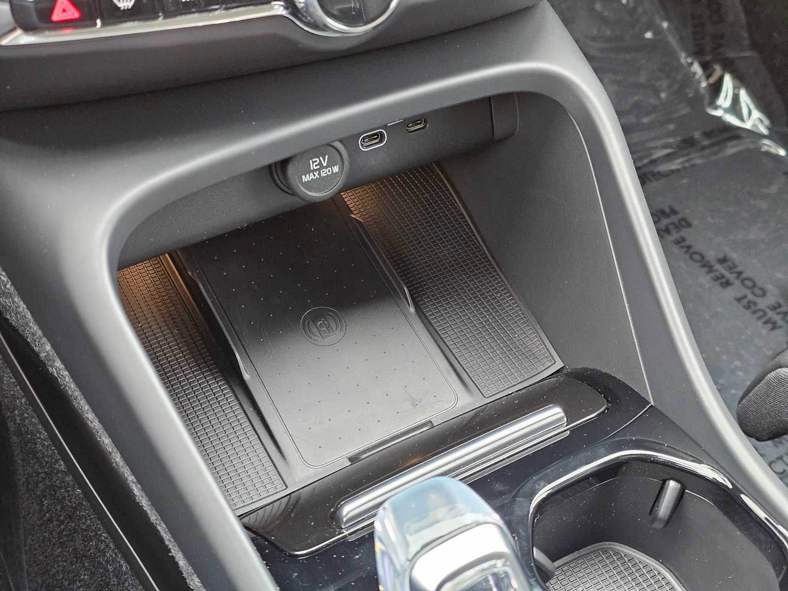 New 2025 Volvo XC40 B5 Plus w/ Climate Package image 31