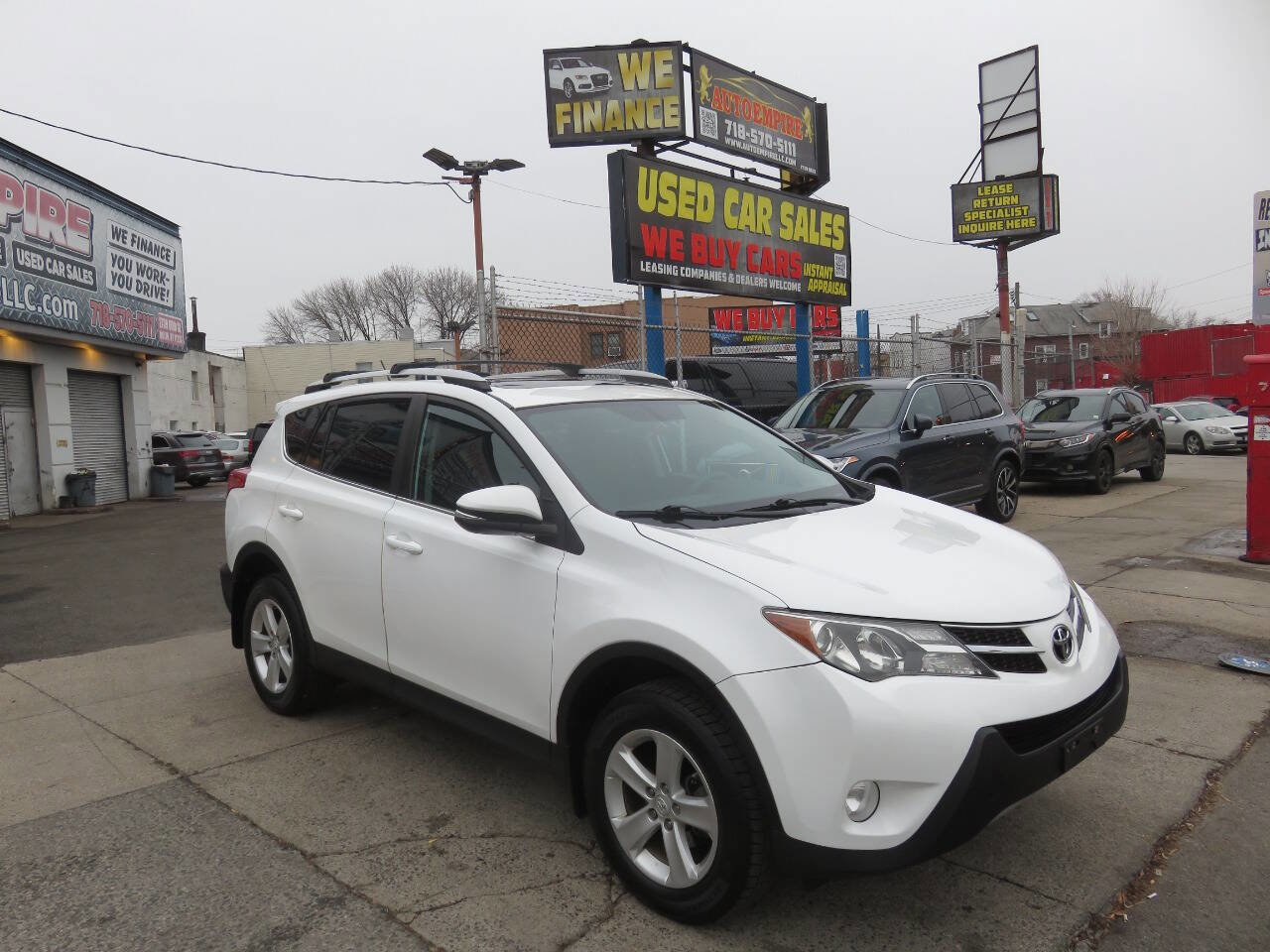 Used 2014 Toyota RAV4 XLE image 3