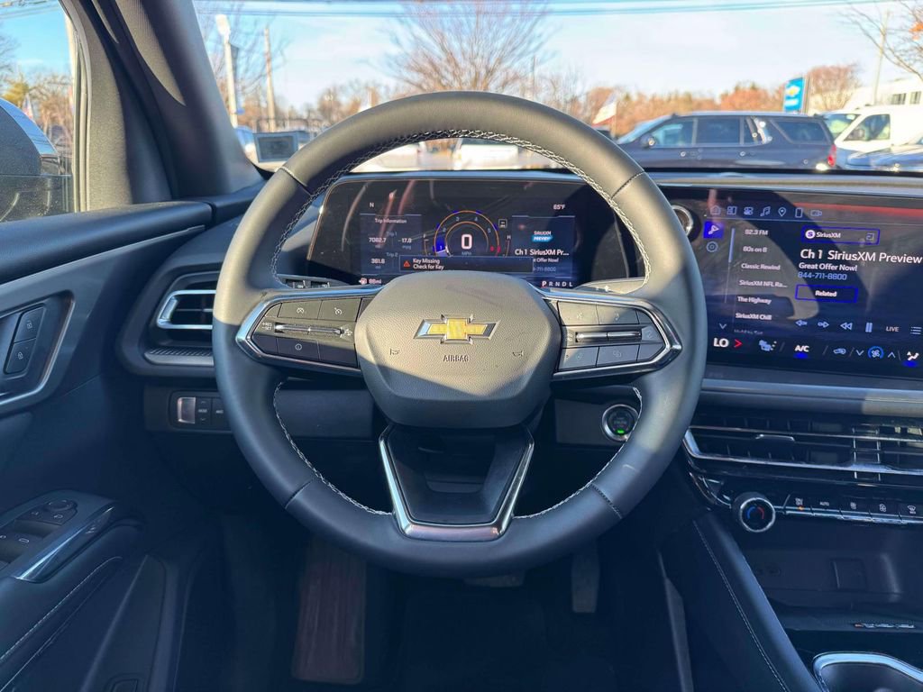 Used 2026 Chevrolet Traverse LT AWD/4WD image 19