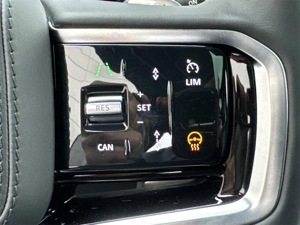 New 2025 Land Rover Range Rover Sport SE image 25