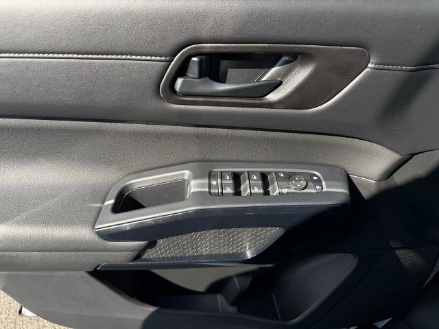 New 2026 Nissan Pathfinder SV AWD/4WD image 19
