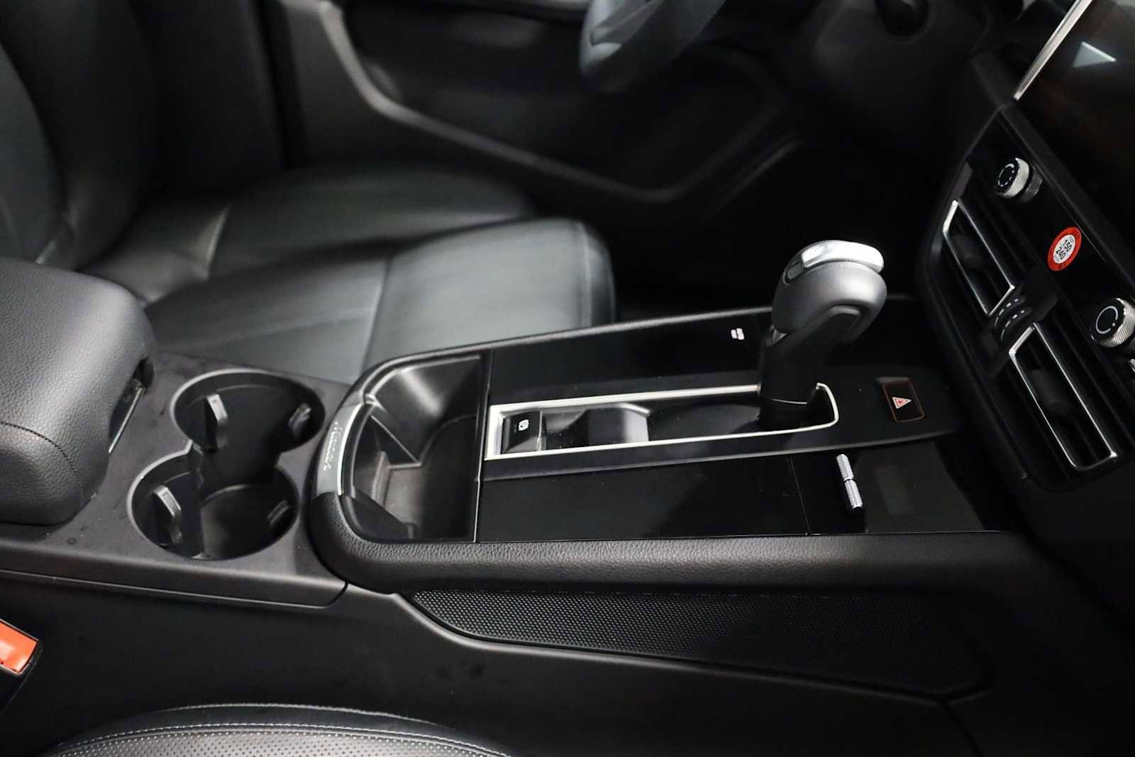 Certified 2025 Porsche Macan image 21