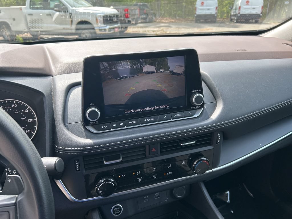 Used 2023 Nissan Rogue S AWD/4WD image 17