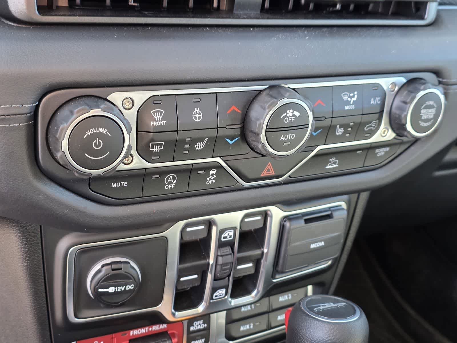 Used 2025 Jeep Gladiator Rubicon w/ Convenience Group image 21