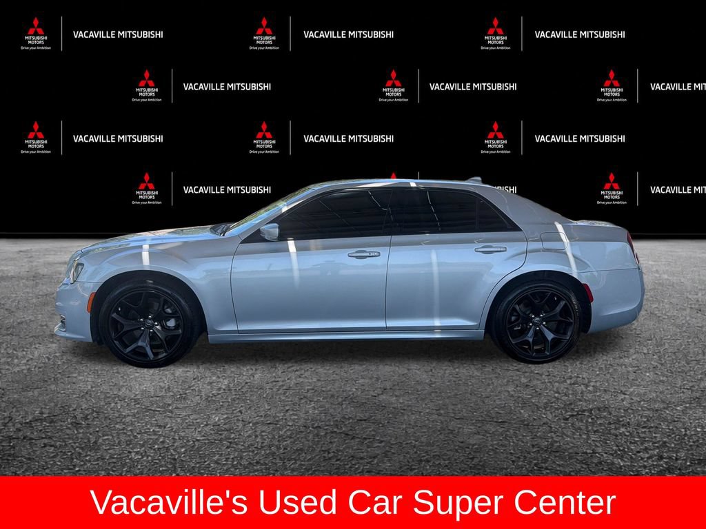 Used 2022 Chrysler 300 Touring L w/ Comfort Group RWD image 2