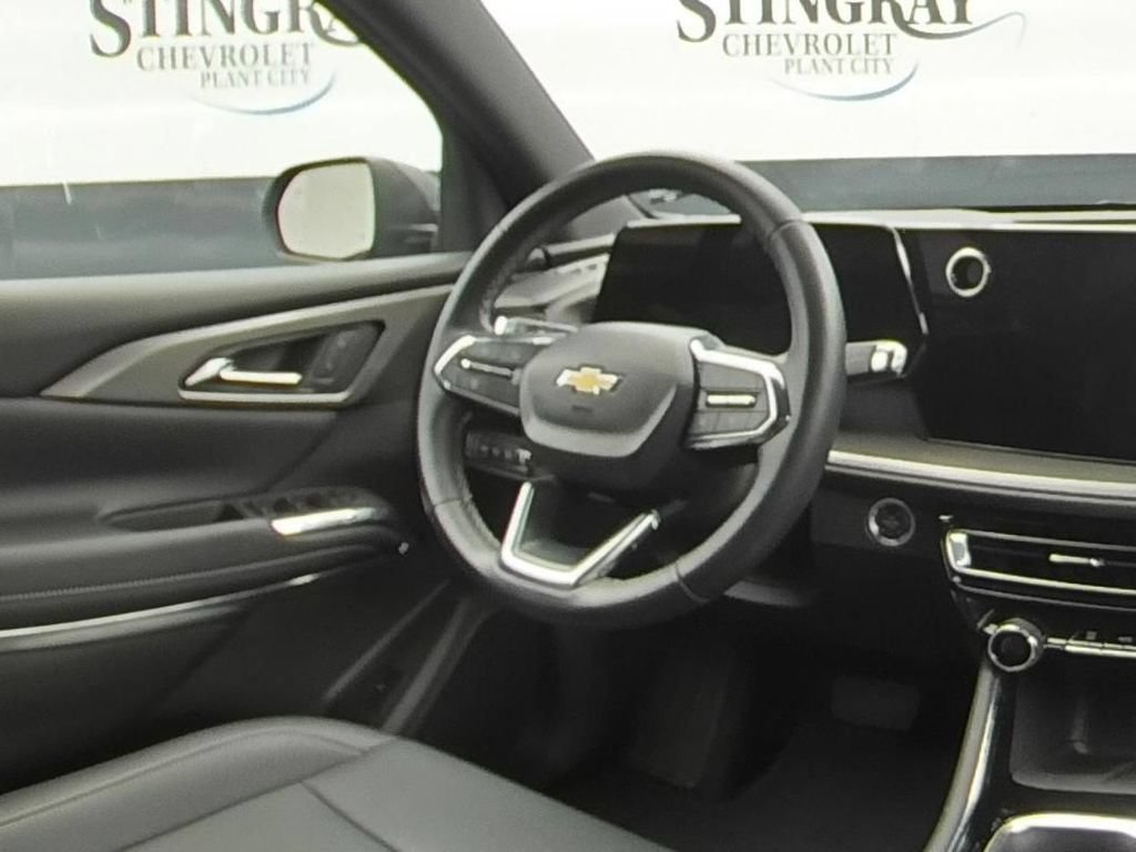 Used 2026 Chevrolet Traverse LT AWD/4WD image 16