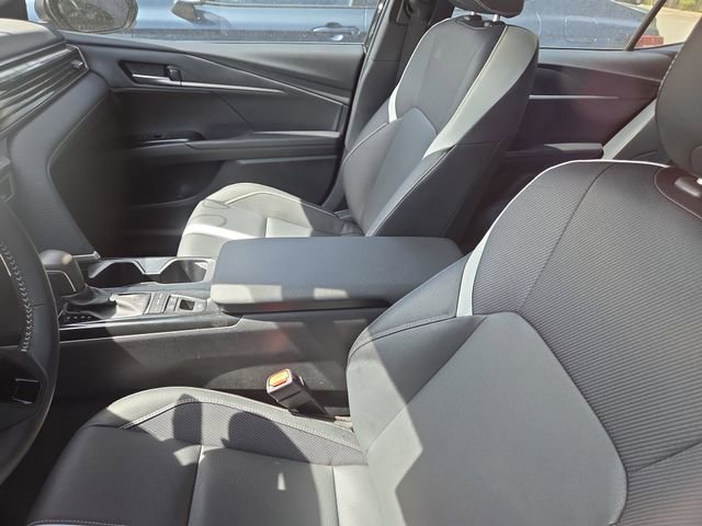 Used 2025 Toyota Camry SE image 10