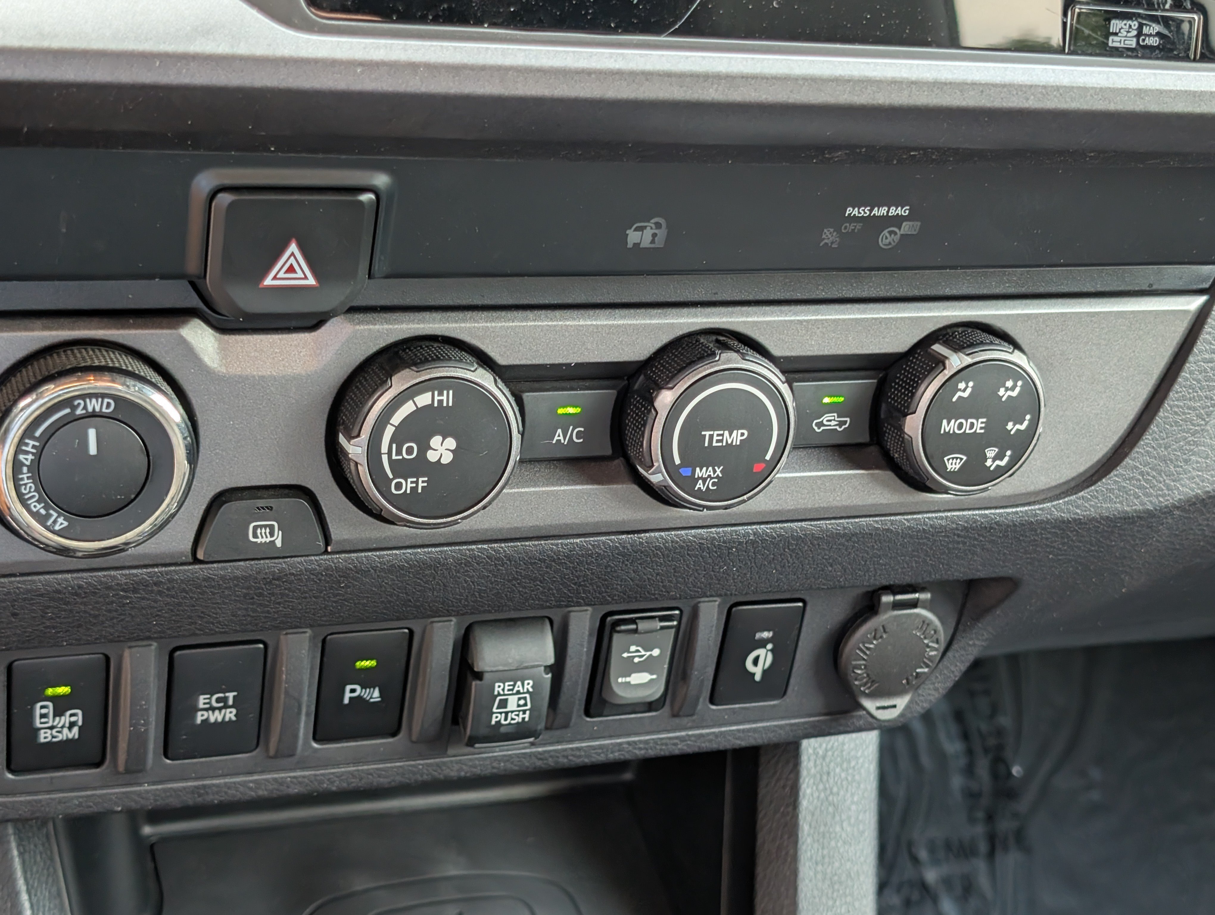Used 2019 Toyota Tacoma TRD Sport w/ Technology Package AWD/4WD image 27